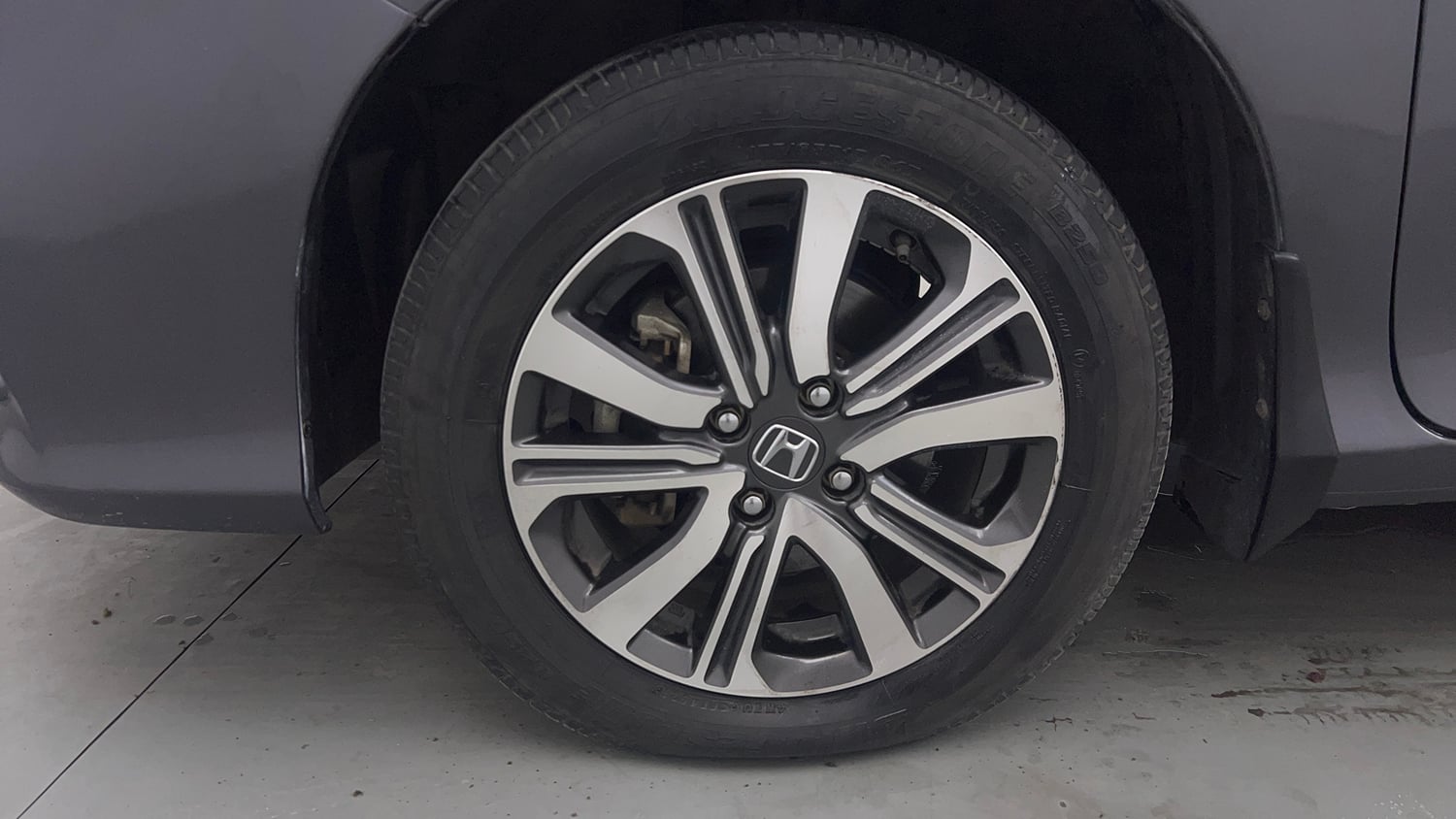 Used 2022 Honda City 4th Generation V Petrol Petrol Manual tyres LEFT FRONT TYRE RIM VIEW