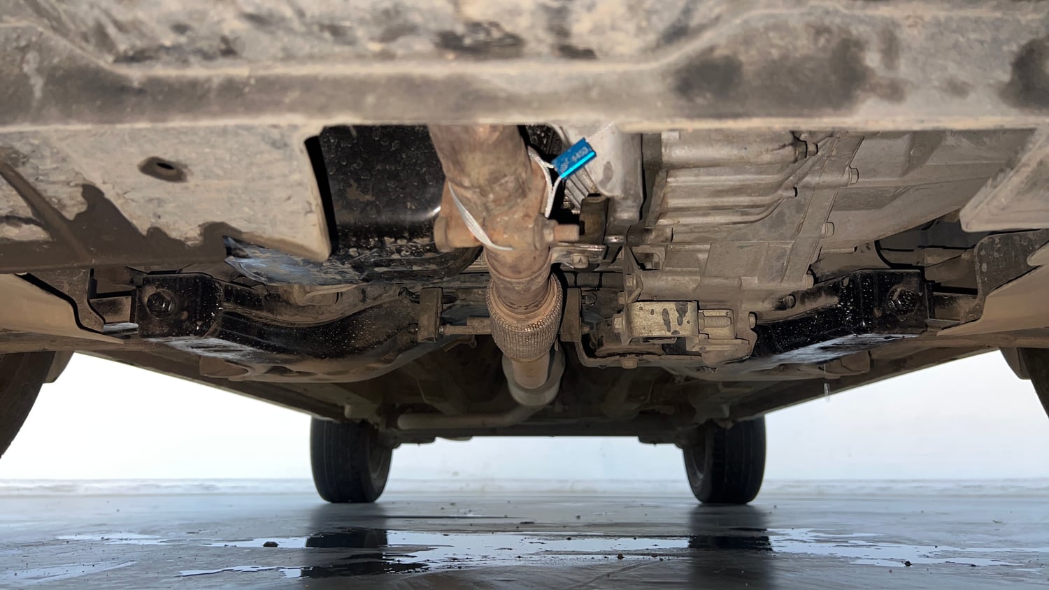 Used 2017 Tata Nexon XZ Plus Petrol Manual extra FRONT LEFT UNDERBODY VIEW