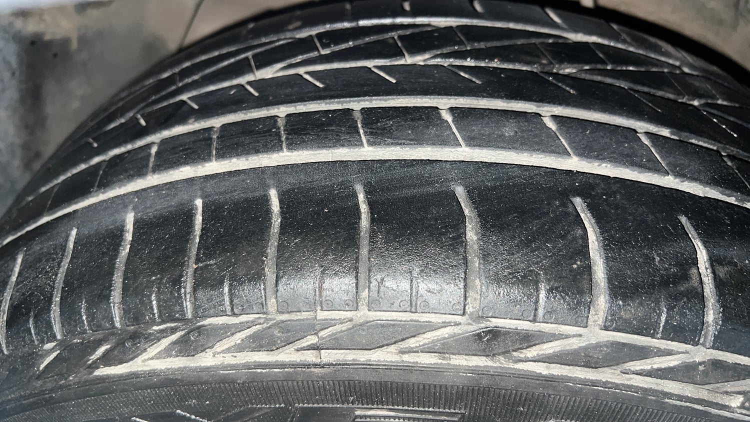Used 2017 Tata Nexon XZ Plus Petrol Manual tyres RIGHT REAR TYRE TREAD VIEW