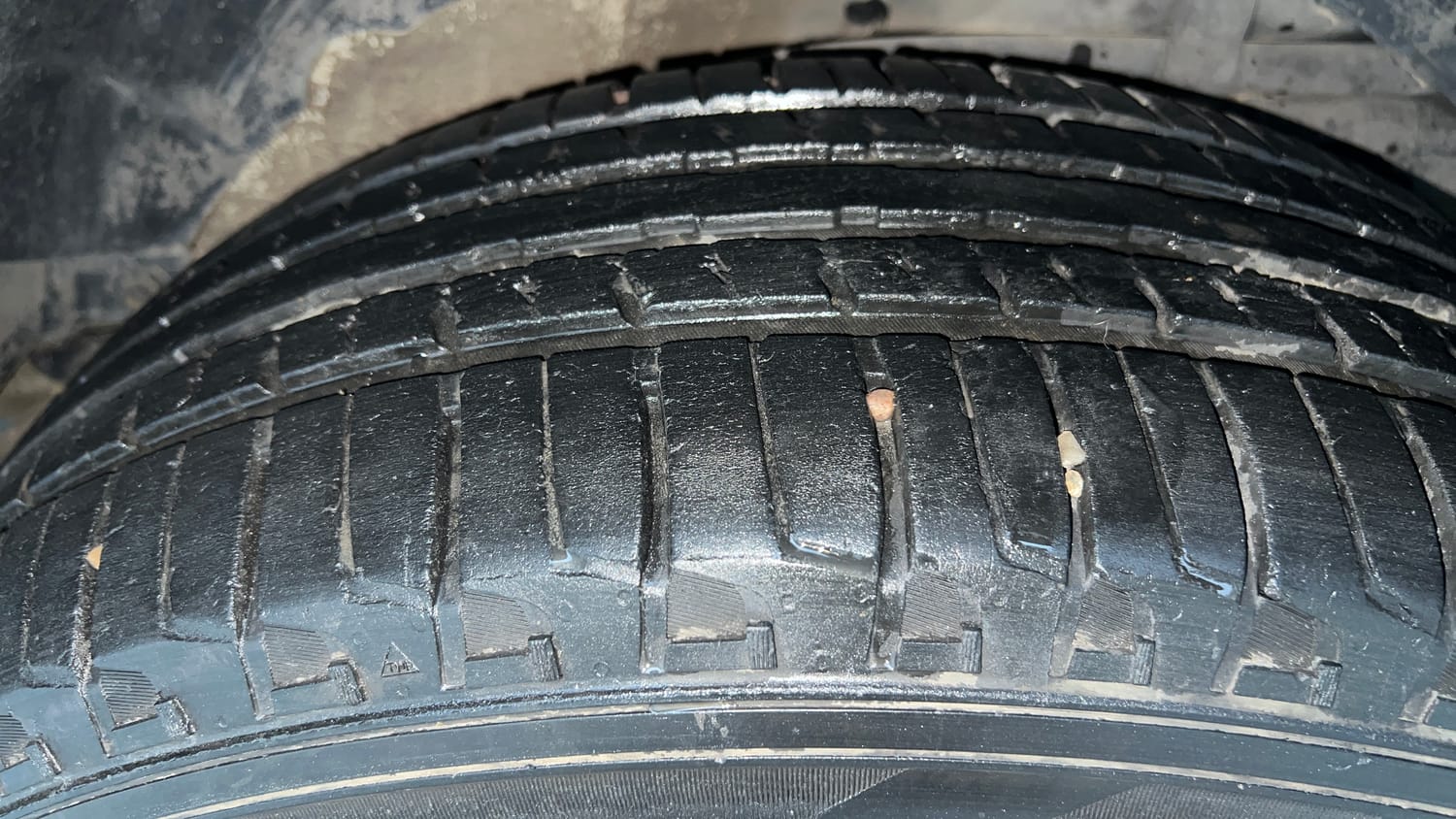 Used 2019 Mahindra XUV500 W9 Diesel Manual tyres LEFT REAR TYRE TREAD VIEW