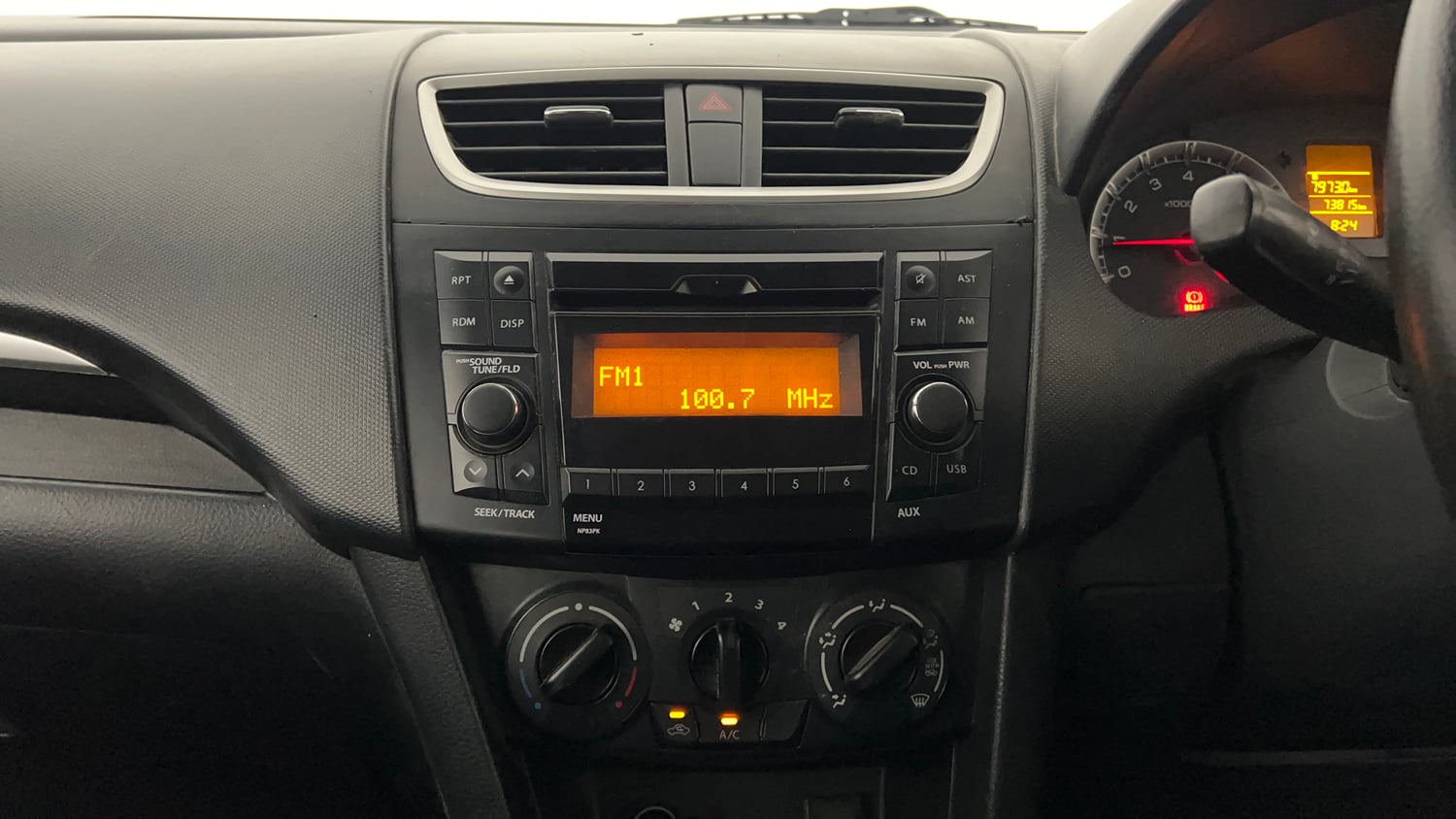 Used 2017 Maruti Suzuki Swift VXi Petrol Manual interior MUSIC SYSTEM & AC CONTROL VIEW
