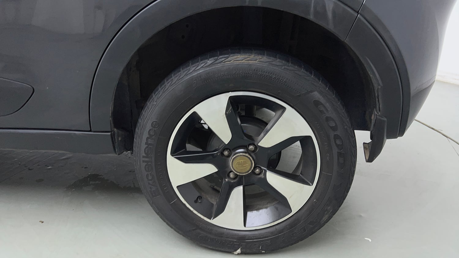 Used 2017 Tata Nexon XZ Plus Petrol Manual tyres LEFT REAR TYRE RIM VIEW