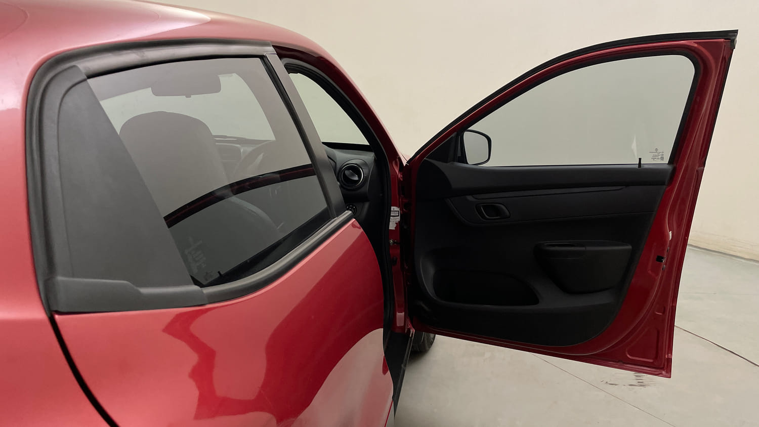 Used 2025 Renault Kwid RXT 1.0L AMT Petrol Automatic interior RIGHT FRONT DOOR OPEN VIEW