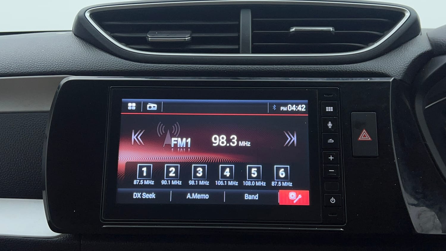 Used 2024 Honda Amaze VX 1.2 Petrol CVT Petrol Automatic top_features Touch screen infotainment system