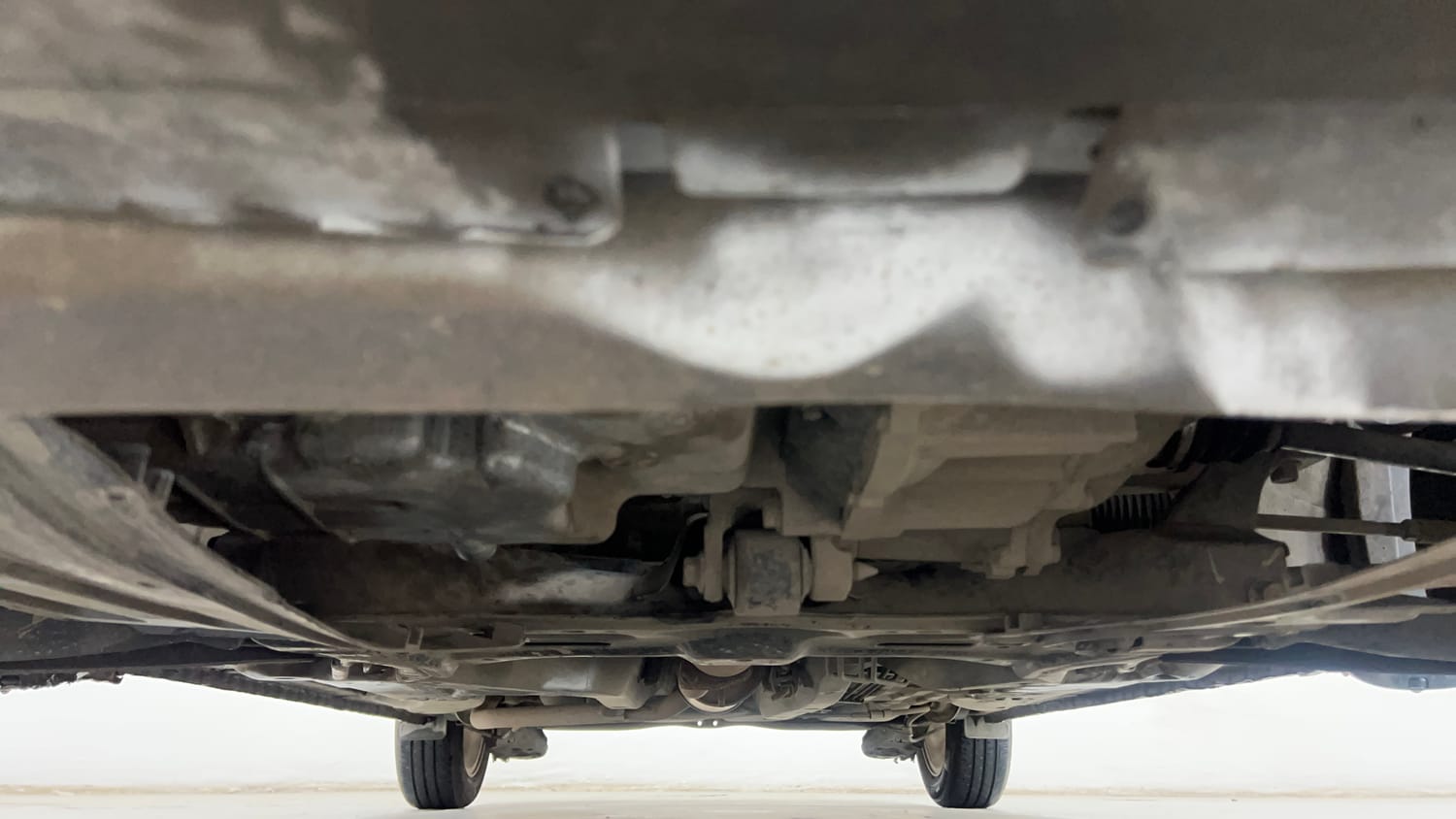 Used 2015 Honda Amaze 1.2 VX i-VTEC Petrol Manual extra FRONT LEFT UNDERBODY VIEW