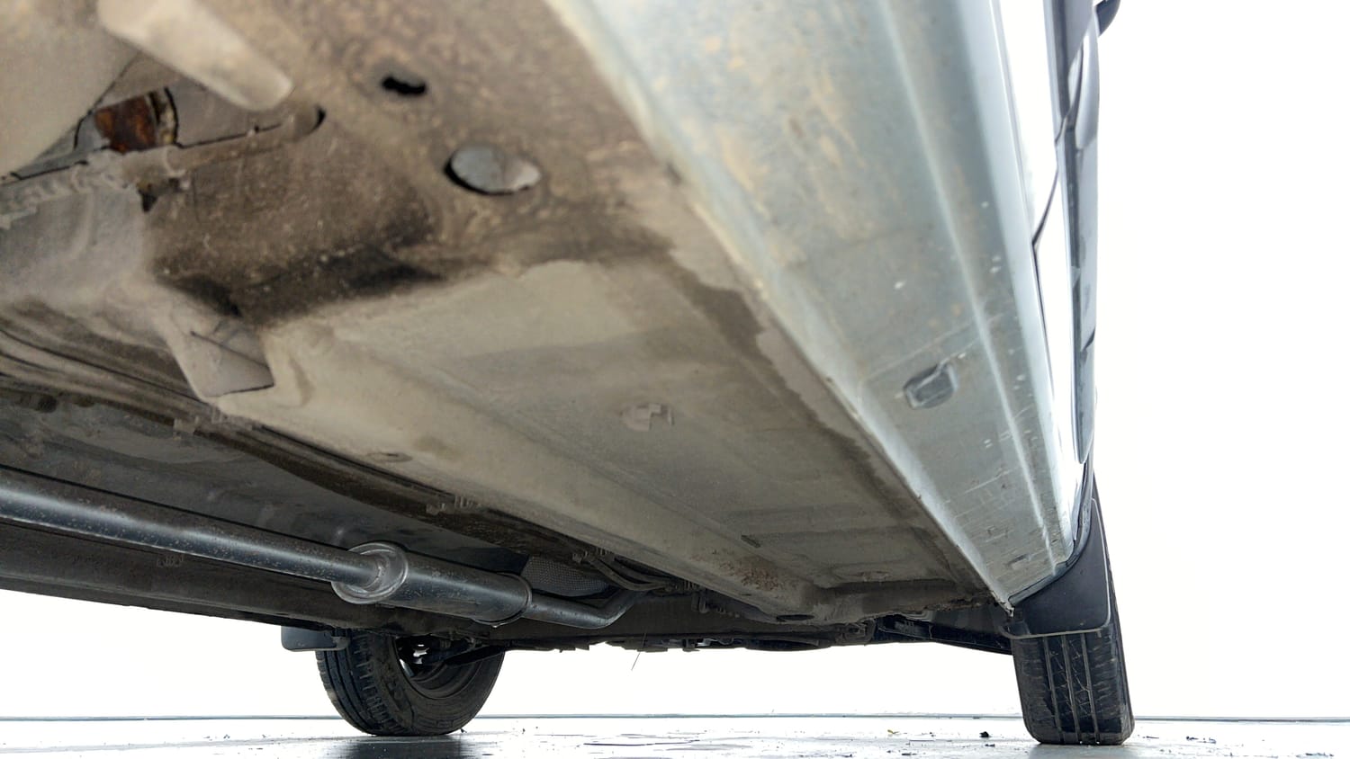 Used 2023 Renault Kwid CLIMBER AMT Petrol Automatic extra REAR RIGHT UNDERBODY VIEW