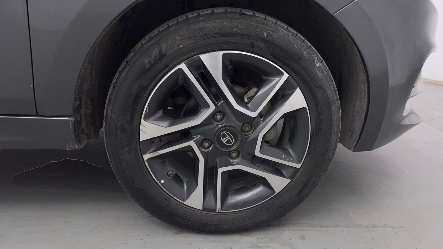 Used 2020 Tata Tigor XZ Plus Petrol Manual tyres RIGHT FRONT TYRE RIM VIEW