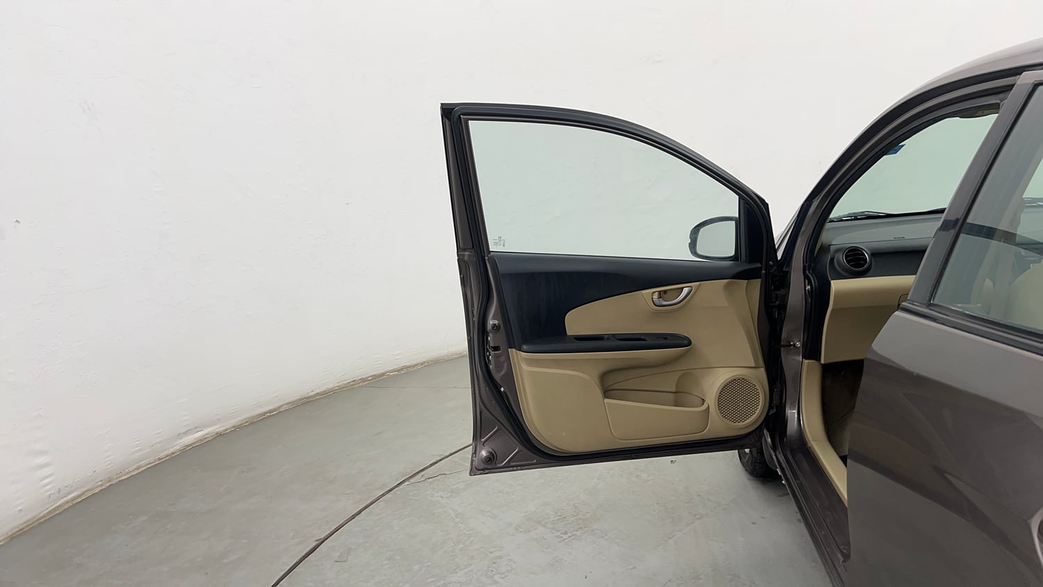 Used 2015 Honda Amaze 1.2 VX i-VTEC Petrol Manual interior LEFT FRONT DOOR OPEN VIEW