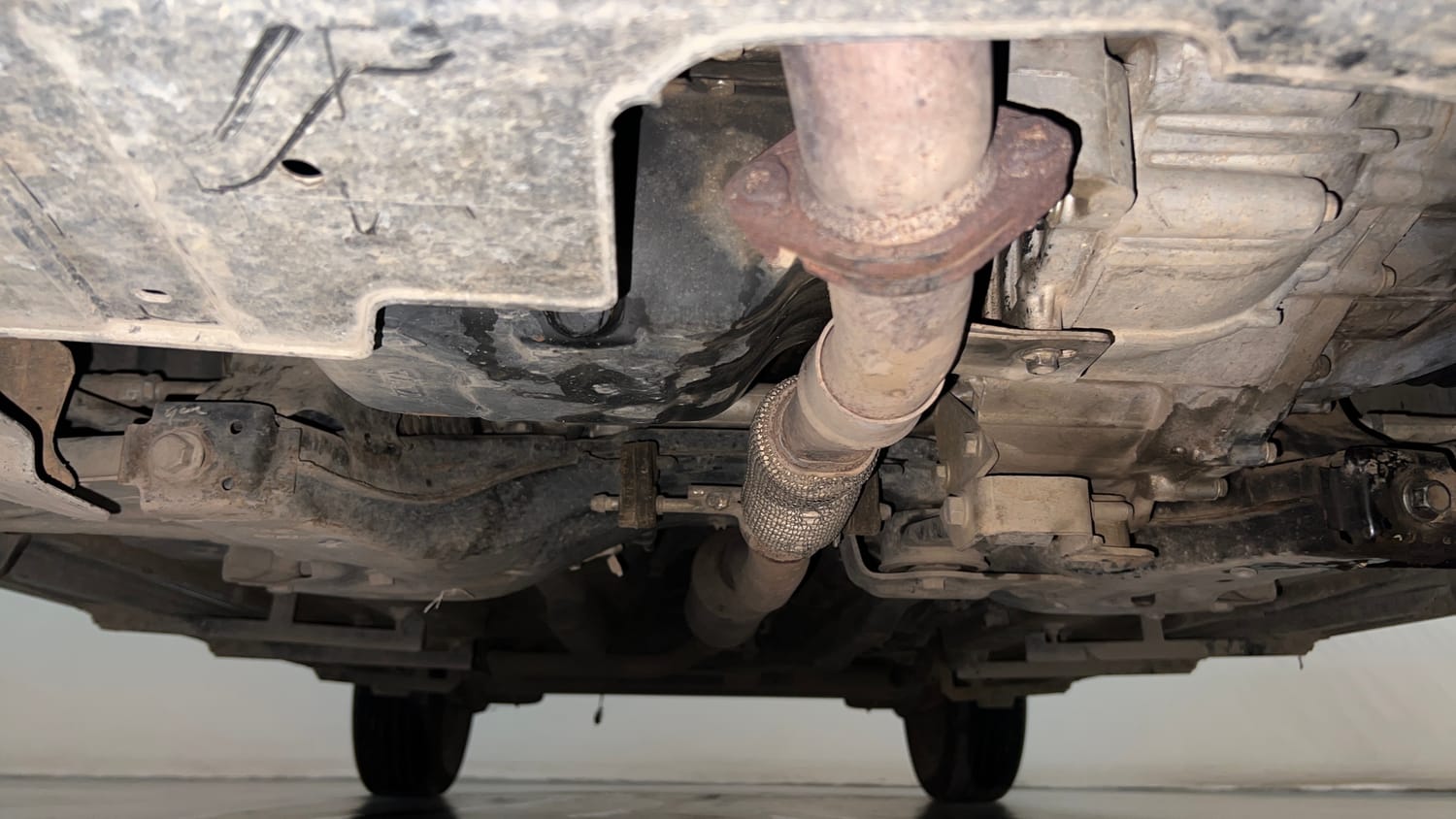 Used 2024 Tata Nexon Creative Plus S 1.2 Revotron Petrol 6MT DT Petrol Manual extra FRONT LEFT UNDERBODY VIEW