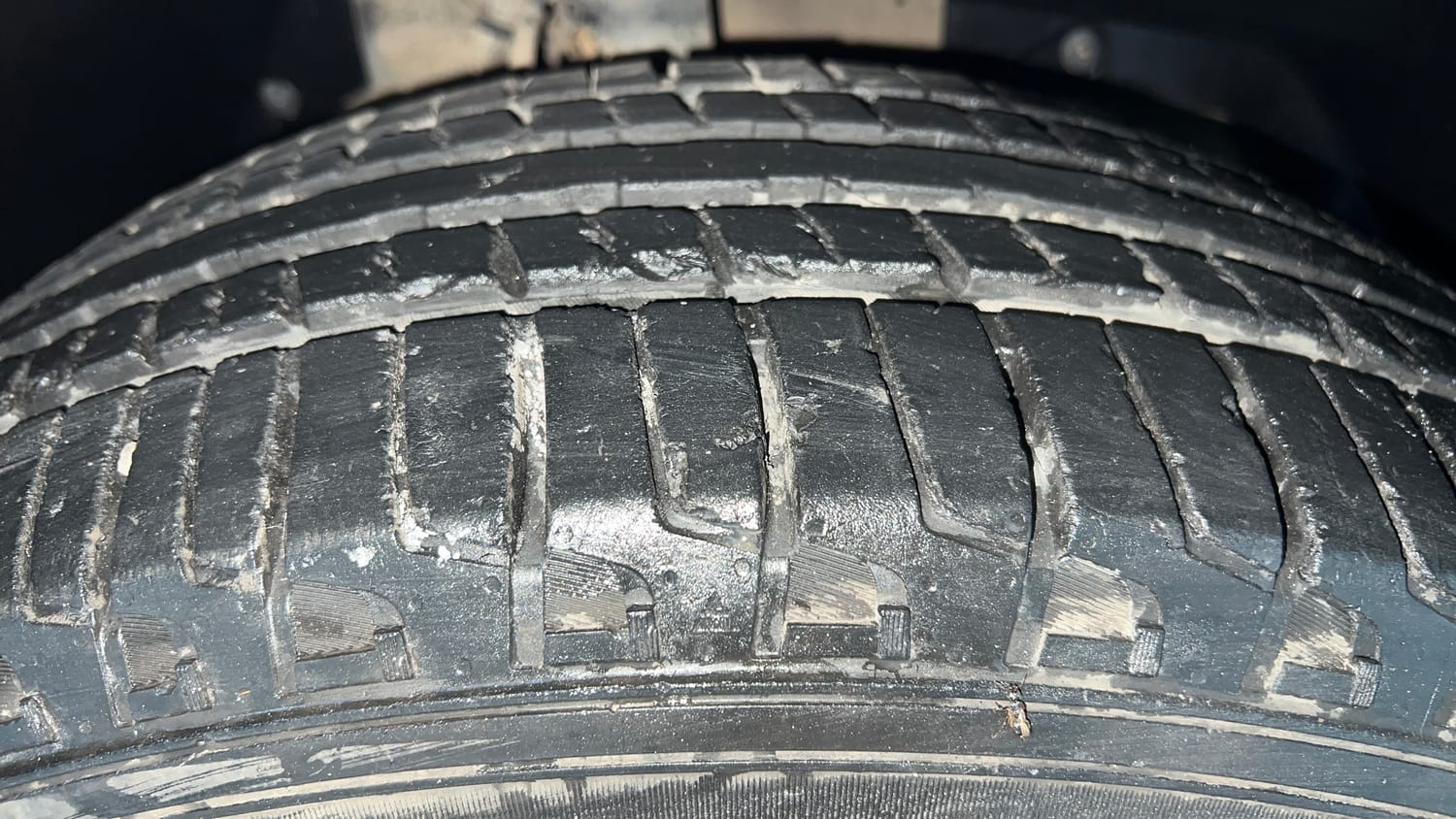 Used 2019 Mahindra XUV500 W9 Diesel Manual tyres RIGHT FRONT TYRE TREAD VIEW