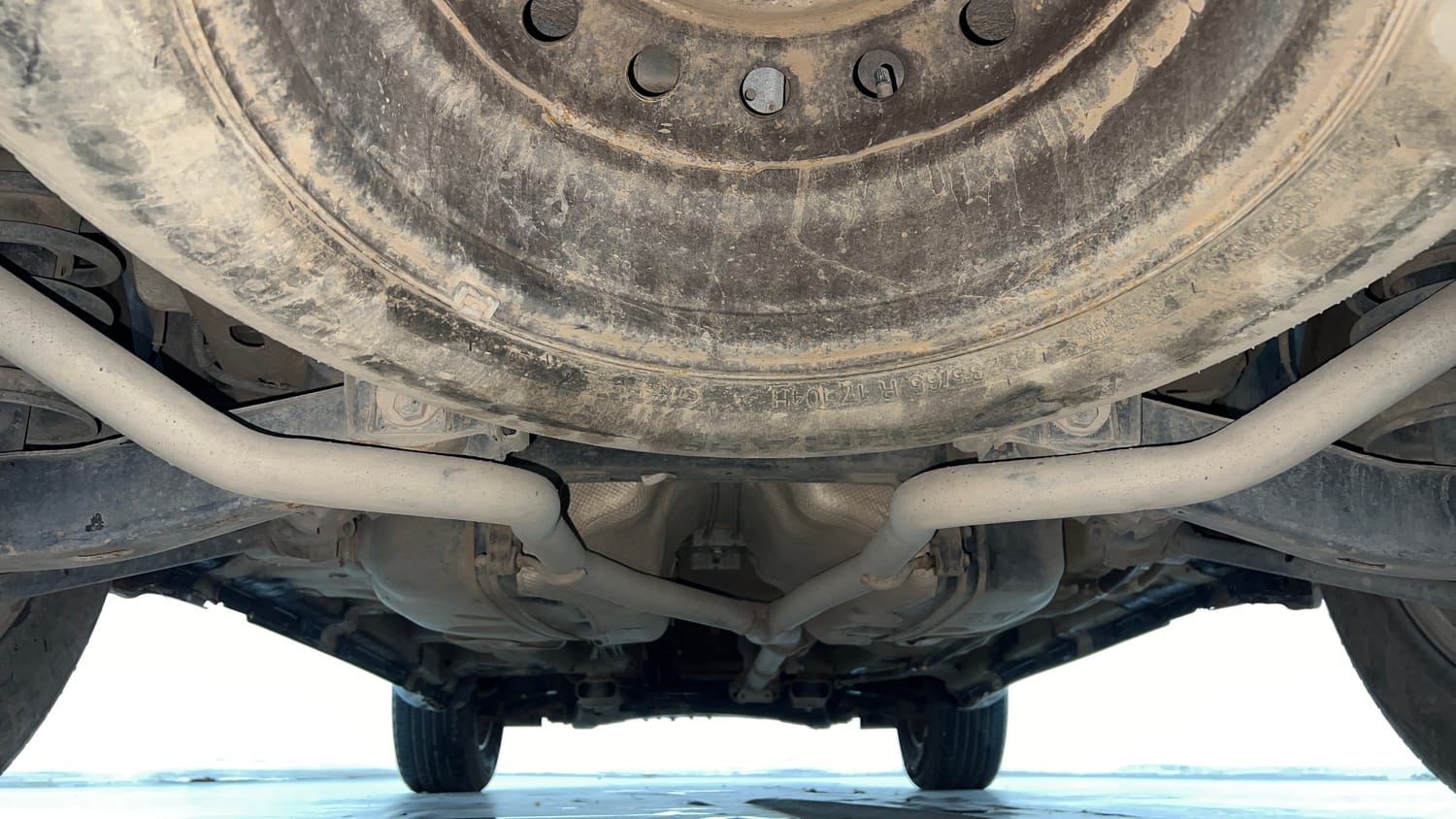 Used 2019 Mahindra XUV500 W9 Diesel Manual extra REAR UNDERBODY VIEW (TAKEN FROM REAR)