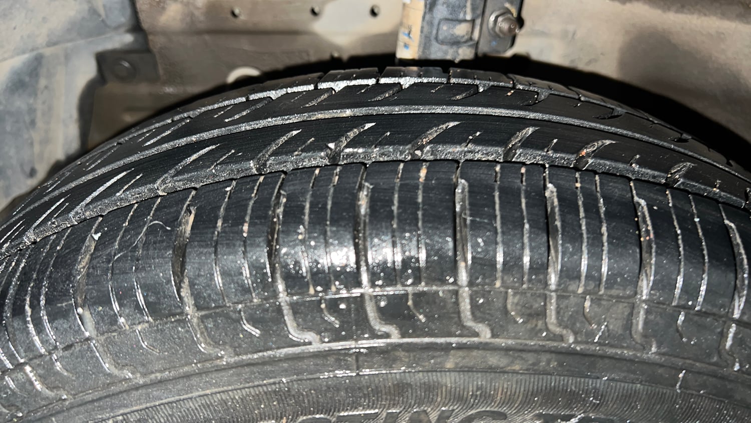 Used 2017 Maruti Suzuki Swift VXi Petrol Manual tyres LEFT FRONT TYRE TREAD VIEW