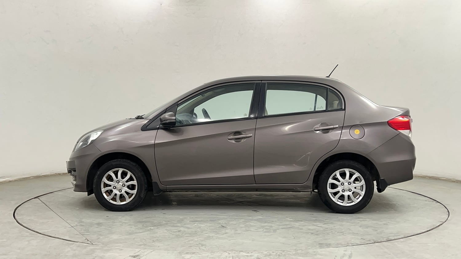 Used 2015 Honda Amaze 1.2 VX i-VTEC Petrol Manual exterior LEFT SIDE VIEW