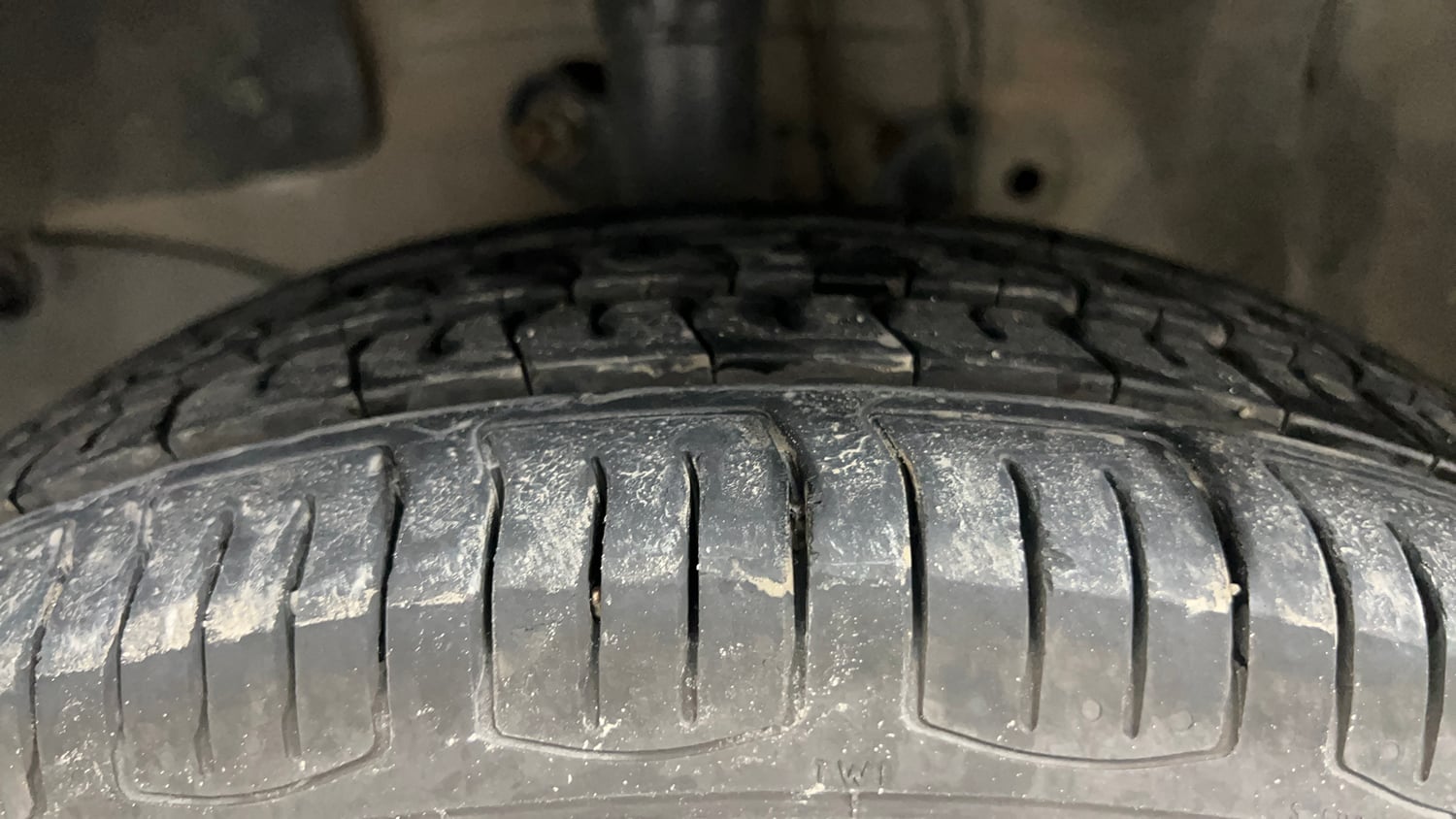 Used 2015 Honda Amaze 1.2 VX i-VTEC Petrol Manual tyres LEFT FRONT TYRE TREAD VIEW