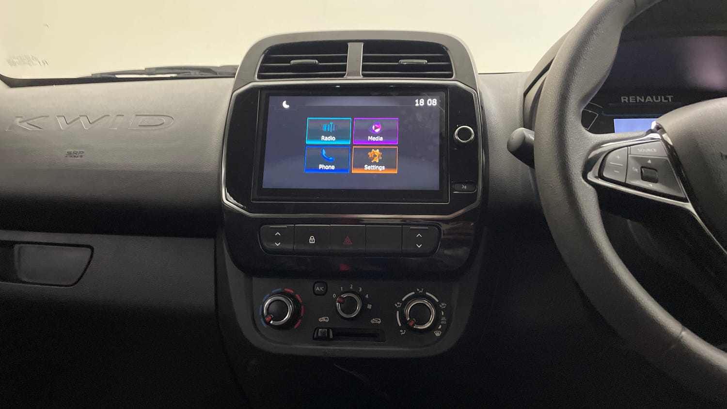 Used 2025 Renault Kwid RXT 1.0L AMT Petrol Automatic interior MUSIC SYSTEM & AC CONTROL VIEW