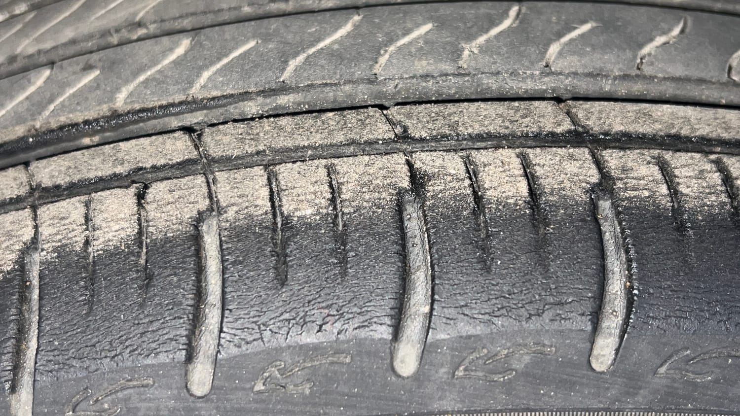 Used 2020 Tata Tigor XZ Plus Petrol Manual tyres RIGHT REAR TYRE TREAD VIEW