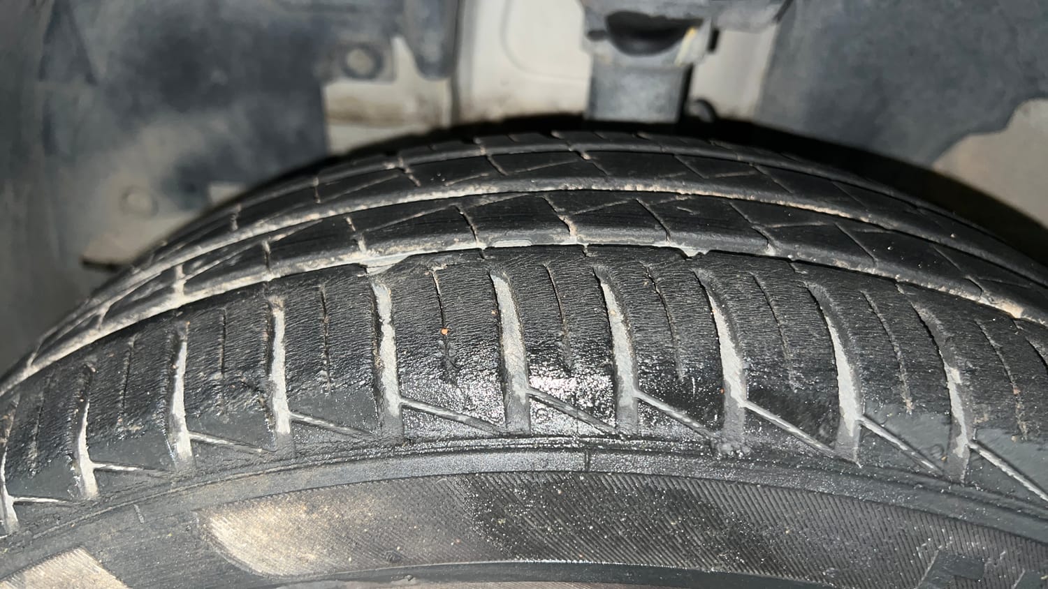 Used 2023 Renault Kwid CLIMBER AMT Petrol Automatic tyres LEFT FRONT TYRE TREAD VIEW
