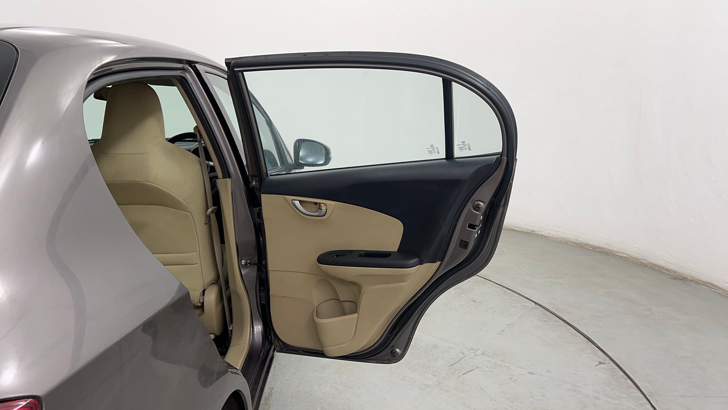 Used 2015 Honda Amaze 1.2 VX i-VTEC Petrol Manual interior RIGHT REAR DOOR OPEN VIEW