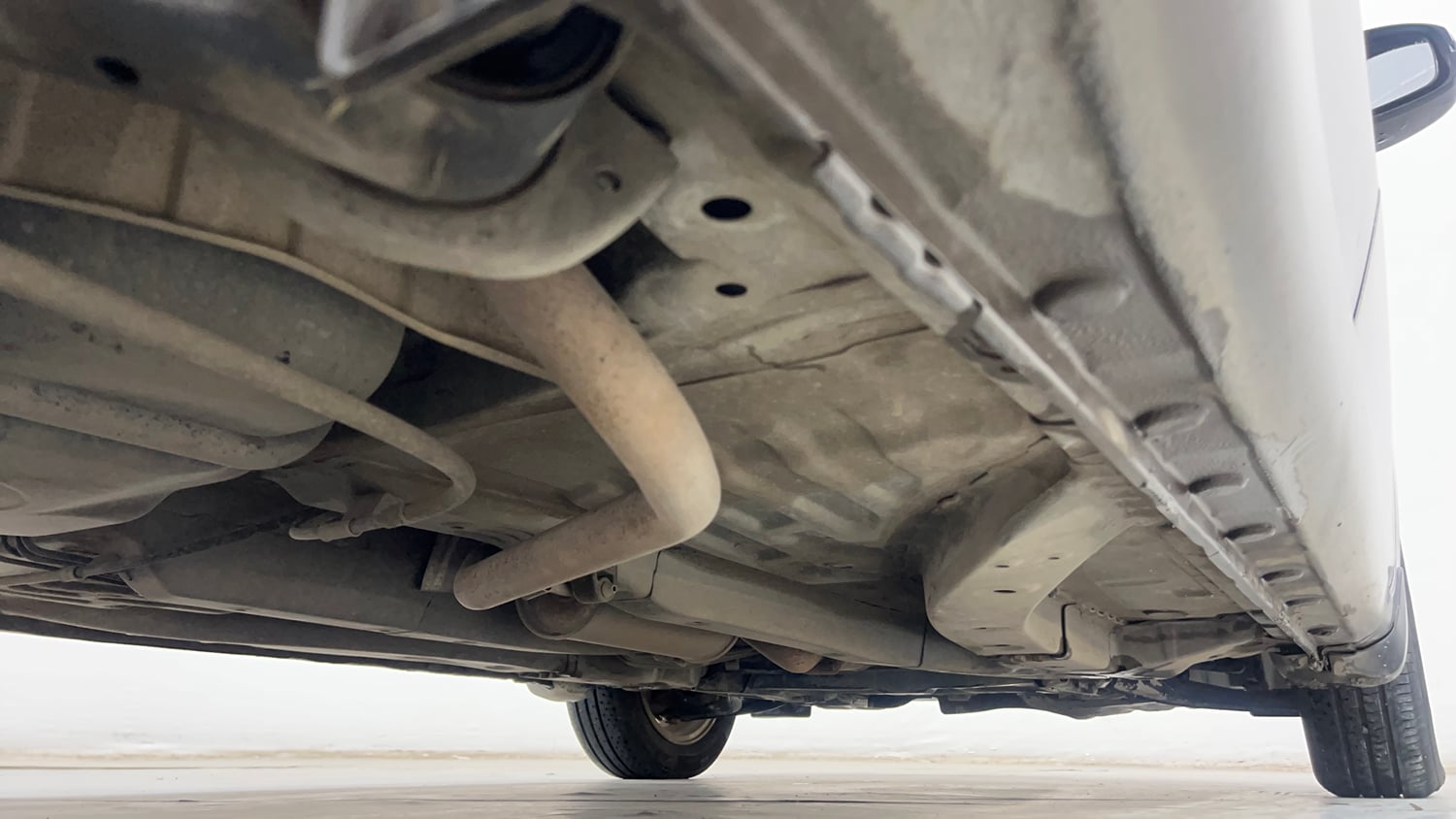 Used 2015 Honda Amaze 1.2 VX i-VTEC Petrol Manual extra REAR RIGHT UNDERBODY VIEW