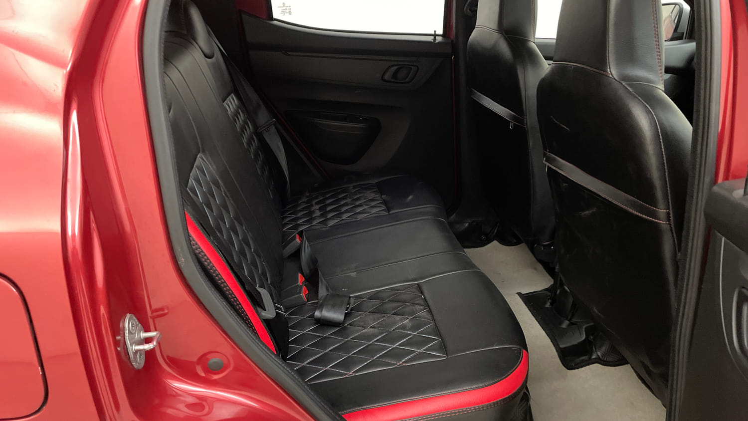 Used 2025 Renault Kwid RXT 1.0L AMT Petrol Automatic interior RIGHT SIDE REAR DOOR CABIN VIEW