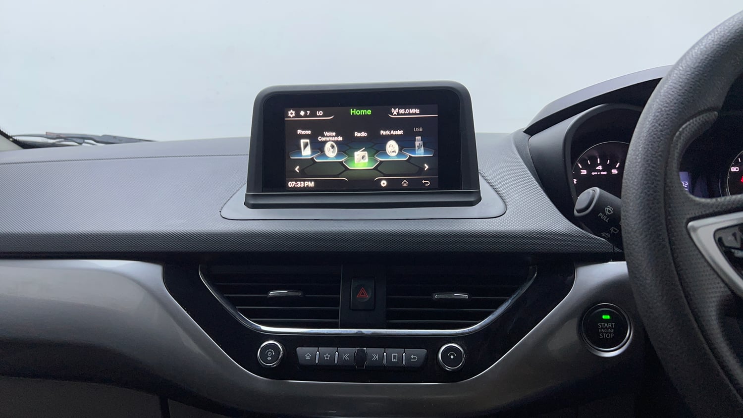 Used 2017 Tata Nexon XZ Plus Petrol Manual top_features Touch screen infotainment system
