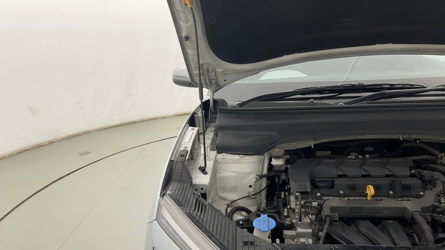Used 2022 Hyundai Creta EX 1.5 Petrol Petrol Manual engine ENGINE RIGHT SIDE HINGE & APRON VIEW