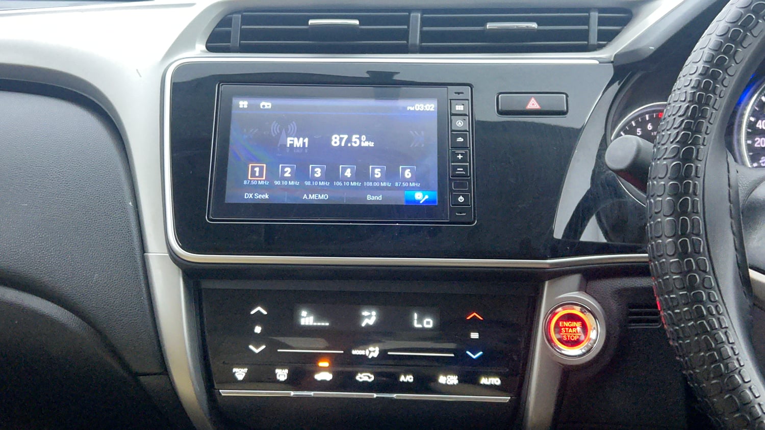 Used 2022 Honda City 4th Generation V Petrol Petrol Manual interior MUSIC SYSTEM & AC CONTROL VIEW