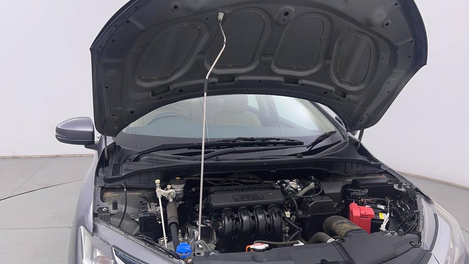 Used 2022 Honda City 4th Generation V Petrol Petrol Manual engine ENGINE RIGHT SIDE HINGE & APRON VIEW