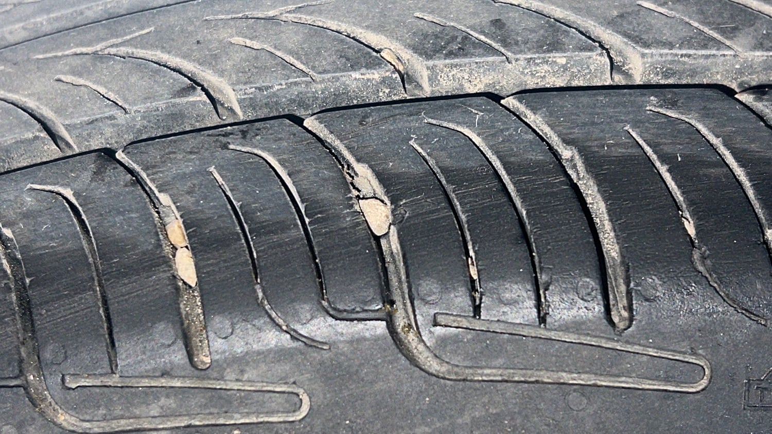 Used 2024 Honda Amaze VX 1.2 Petrol CVT Petrol Automatic tyres LEFT FRONT TYRE TREAD VIEW