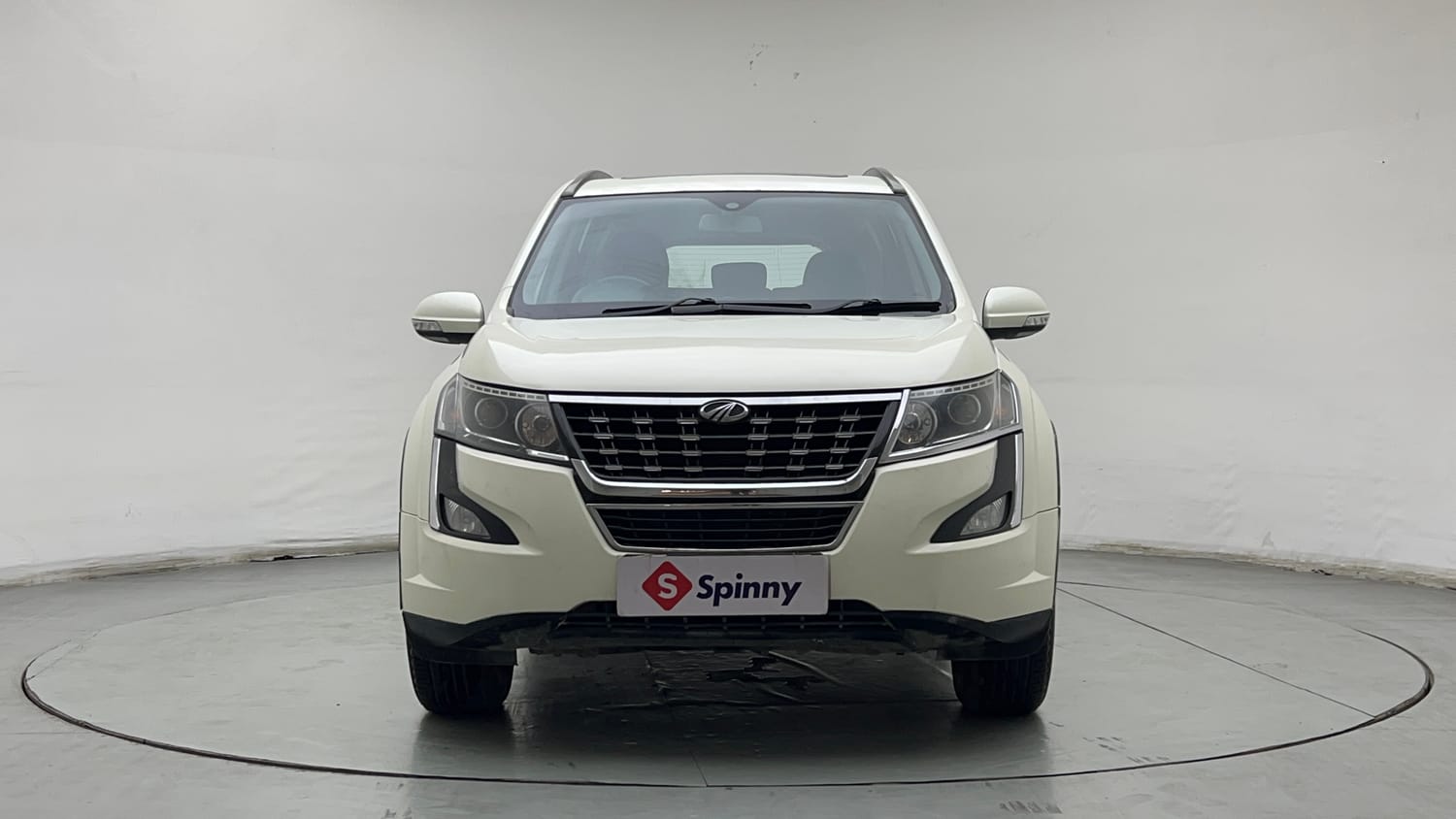 Used 2019 Mahindra XUV500 W9 Diesel Manual exterior FRONT VIEW