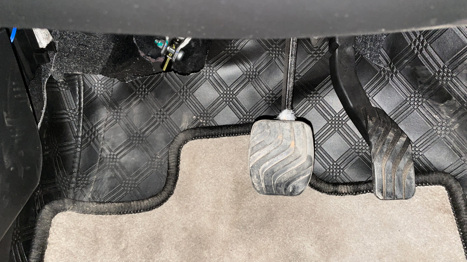 Used 2025 Renault Kwid RXT 1.0L AMT Petrol Automatic interior PEDALS VIEW