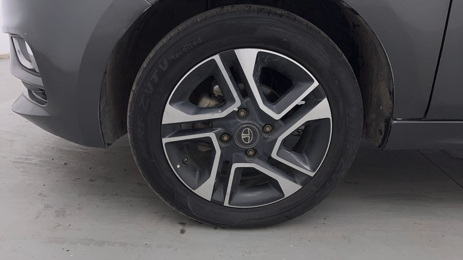 Used 2020 Tata Tigor XZ Plus Petrol Manual tyres LEFT FRONT TYRE RIM VIEW