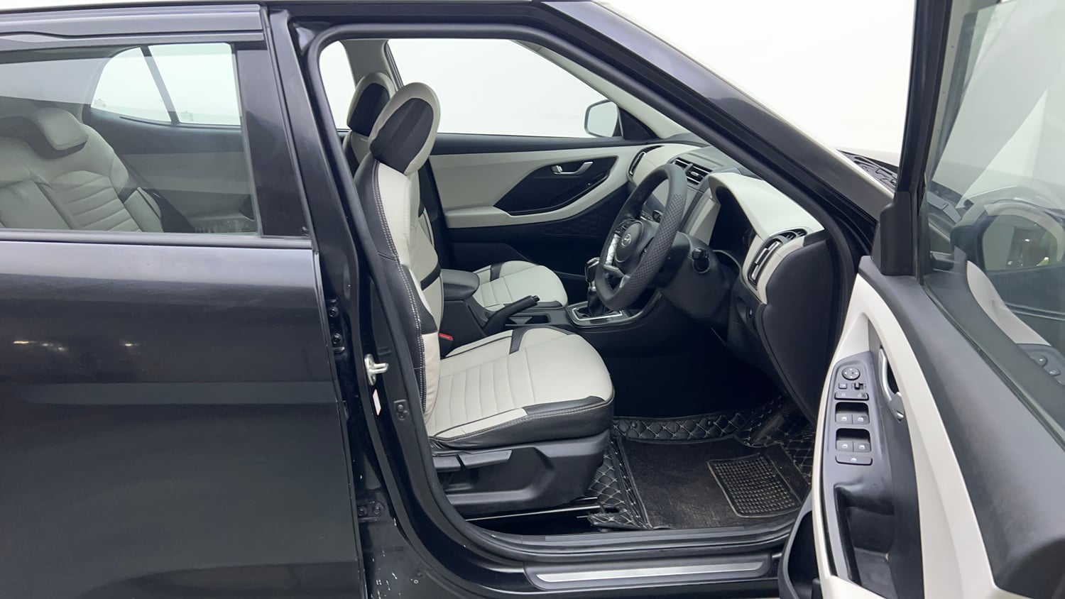 Used 2023 Hyundai Creta SX 1.5 Petrol Petrol Manual interior RIGHT SIDE FRONT DOOR CABIN VIEW
