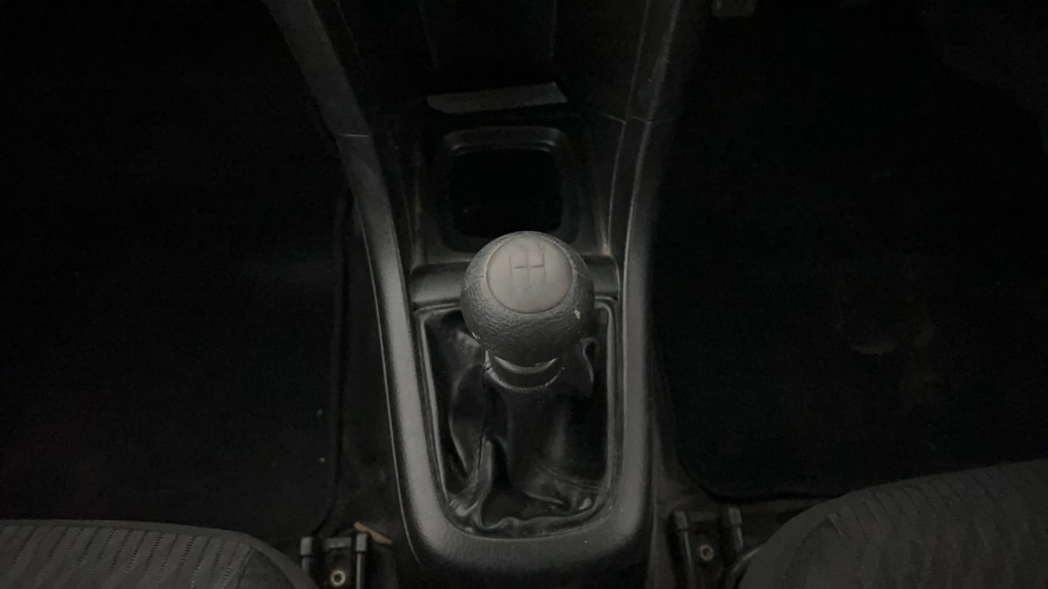 Used 2017 Maruti Suzuki Swift VXi Petrol Manual interior GEAR  KNOB VIEW