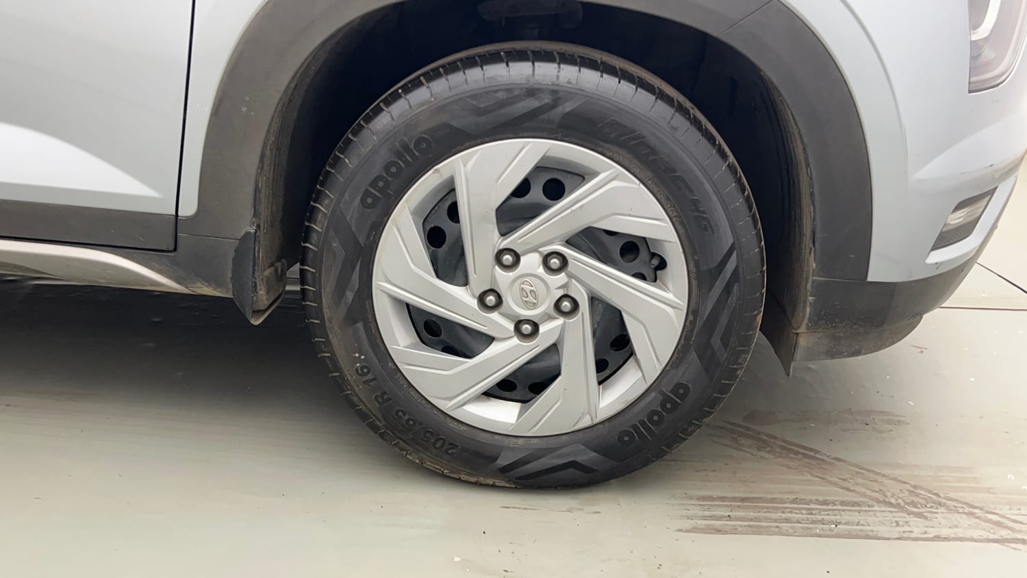 Used 2022 Hyundai Creta EX 1.5 Petrol Petrol Manual tyres RIGHT FRONT TYRE RIM VIEW