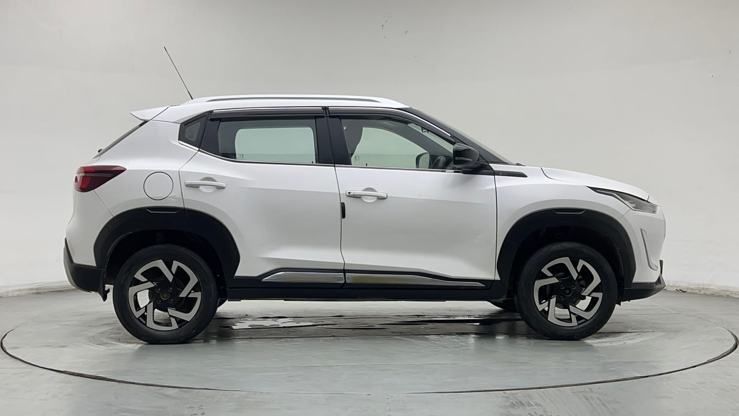 2022 Nissan Magnite XV Executive-5