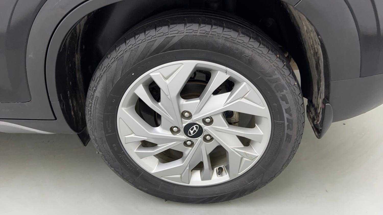 Used 2023 Hyundai Creta SX 1.5 Petrol Petrol Manual tyres LEFT REAR TYRE RIM VIEW