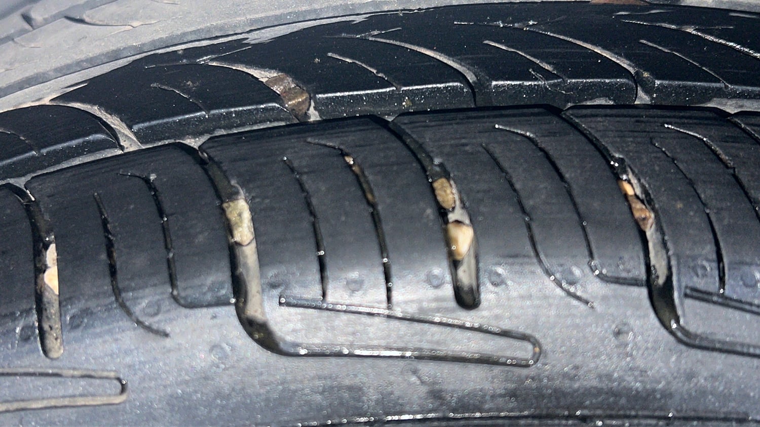 Used 2024 Honda Amaze VX 1.2 Petrol CVT Petrol Automatic tyres RIGHT REAR TYRE TREAD VIEW