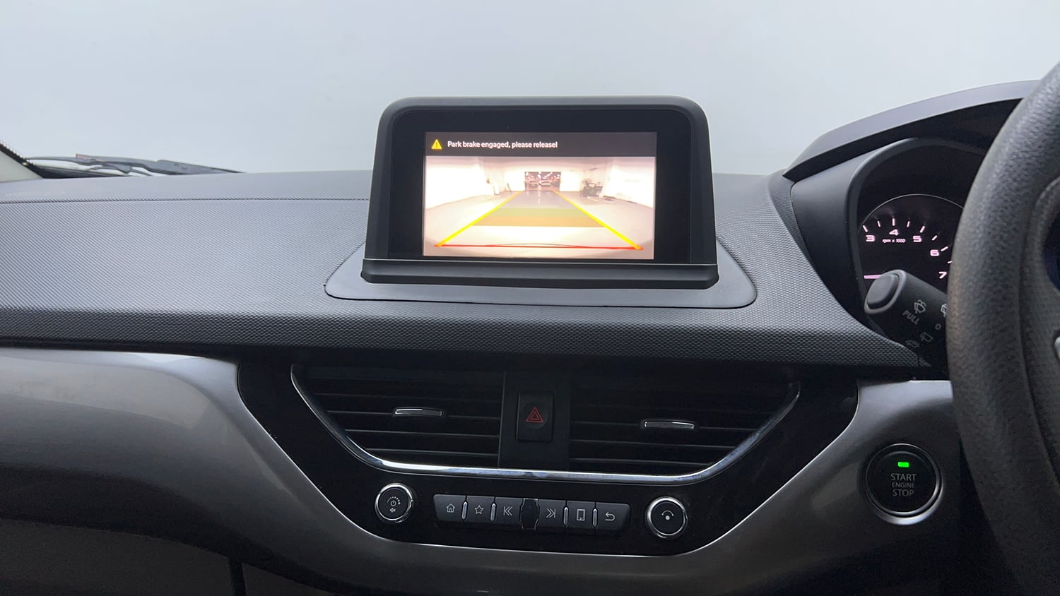 Used 2017 Tata Nexon XZ Plus Petrol Manual top_features Rear camera