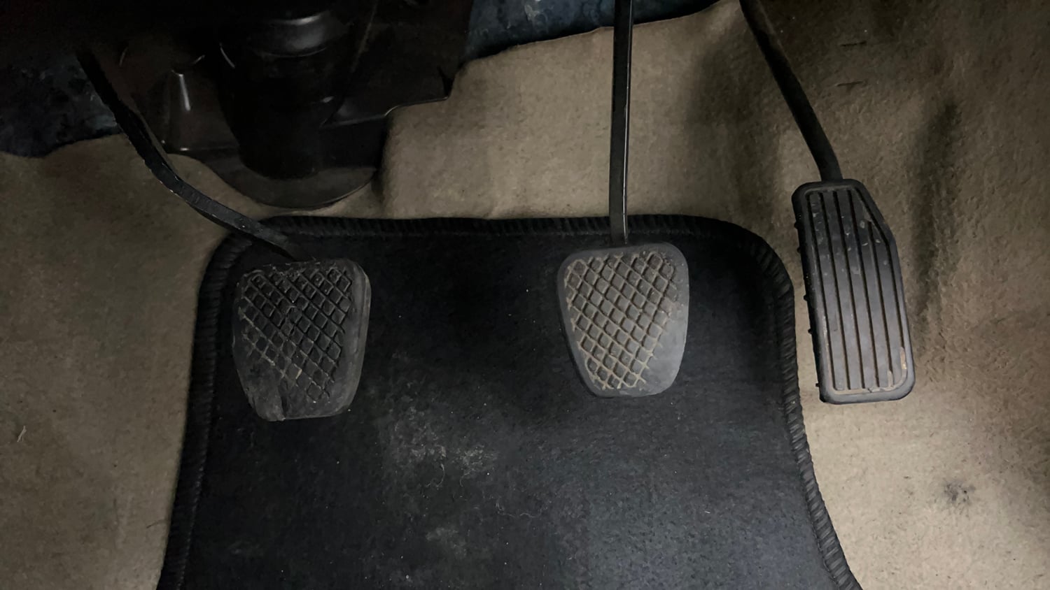 Used 2015 Honda Amaze 1.2 VX i-VTEC Petrol Manual interior PEDALS VIEW