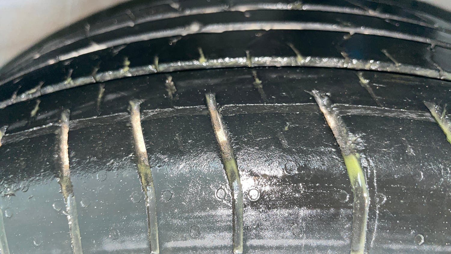 Used 2024 Hyundai Verna SX 1.5 Petrol MT Petrol Manual tyres RIGHT FRONT TYRE TREAD VIEW