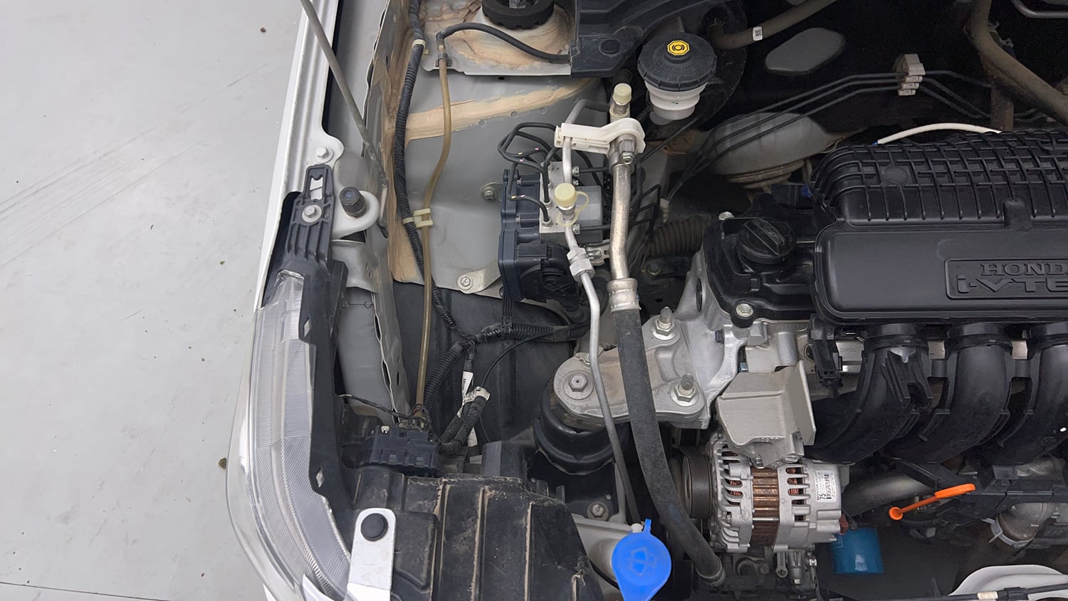 Used 2024 Honda Amaze VX 1.2 Petrol CVT Petrol Automatic engine ENGINE RIGHT SIDE VIEW
