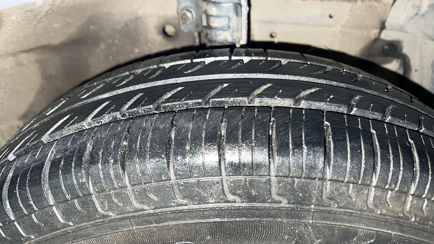 Used 2017 Maruti Suzuki Swift VXi Petrol Manual tyres RIGHT FRONT TYRE TREAD VIEW