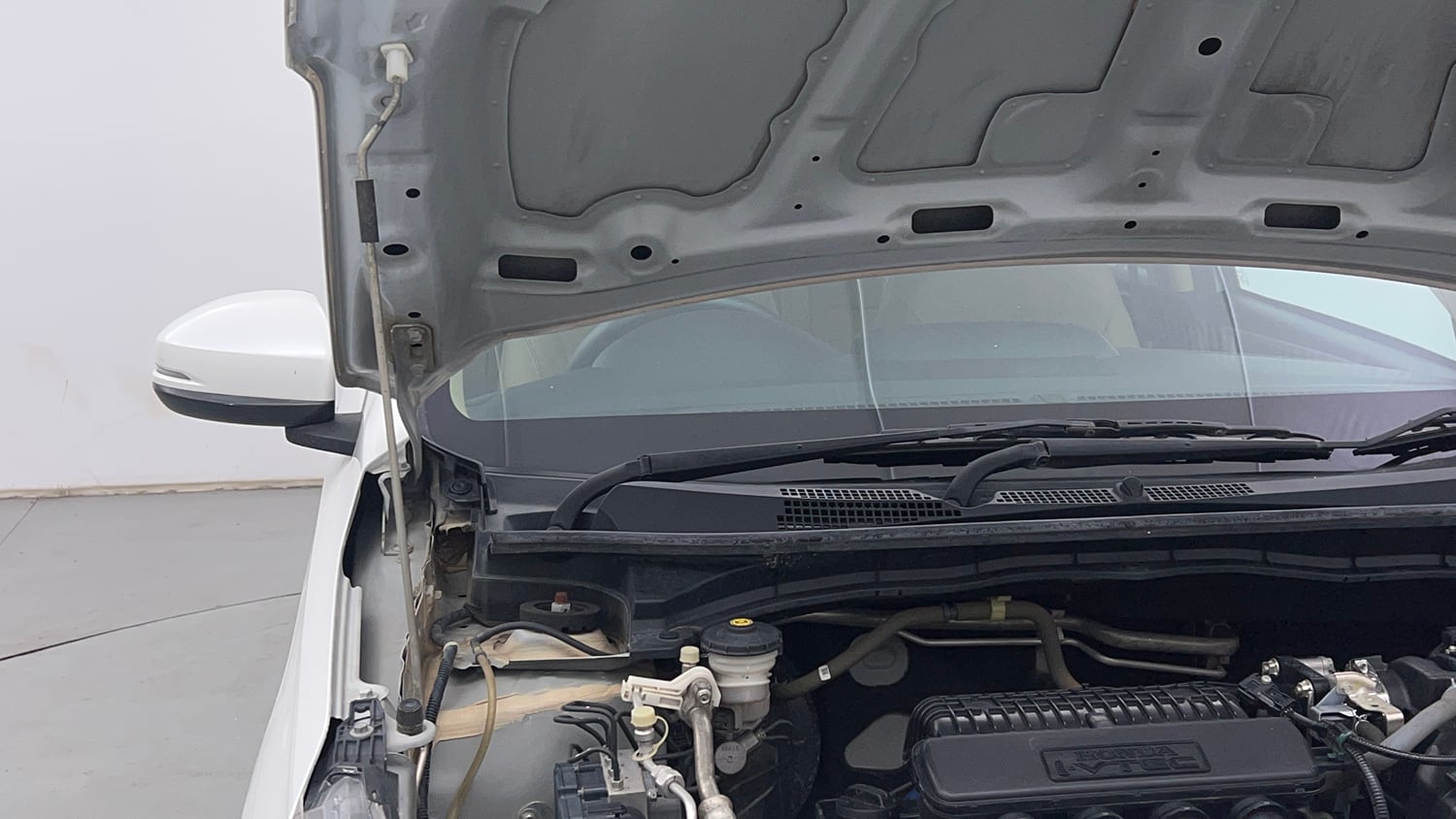 Used 2024 Honda Amaze VX 1.2 Petrol CVT Petrol Automatic engine ENGINE RIGHT SIDE HINGE & APRON VIEW