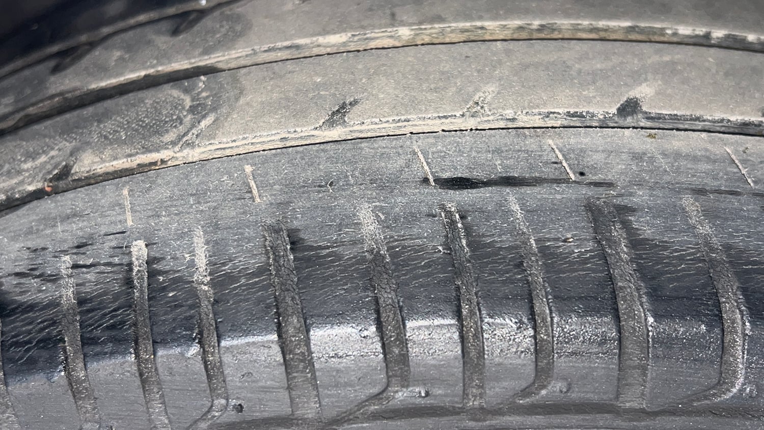 Used 2022 Honda City 4th Generation V Petrol Petrol Manual tyres RIGHT FRONT TYRE TREAD VIEW