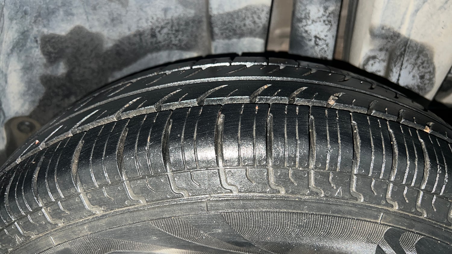 Used 2017 Maruti Suzuki Swift VXi Petrol Manual tyres LEFT REAR TYRE TREAD VIEW