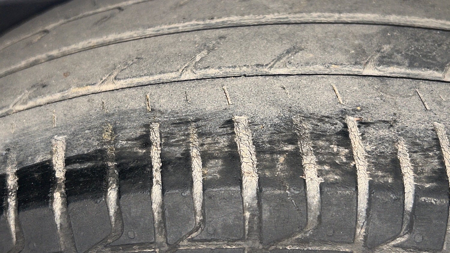 Used 2022 Honda City 4th Generation V Petrol Petrol Manual tyres LEFT REAR TYRE TREAD VIEW