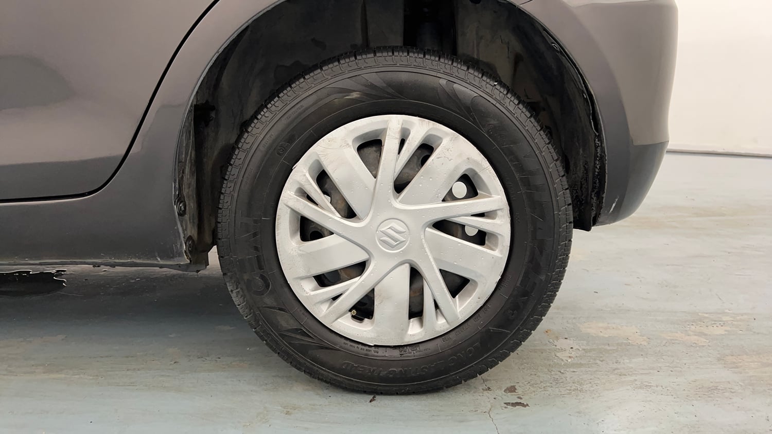Used 2017 Maruti Suzuki Swift VXi Petrol Manual tyres LEFT REAR TYRE RIM VIEW