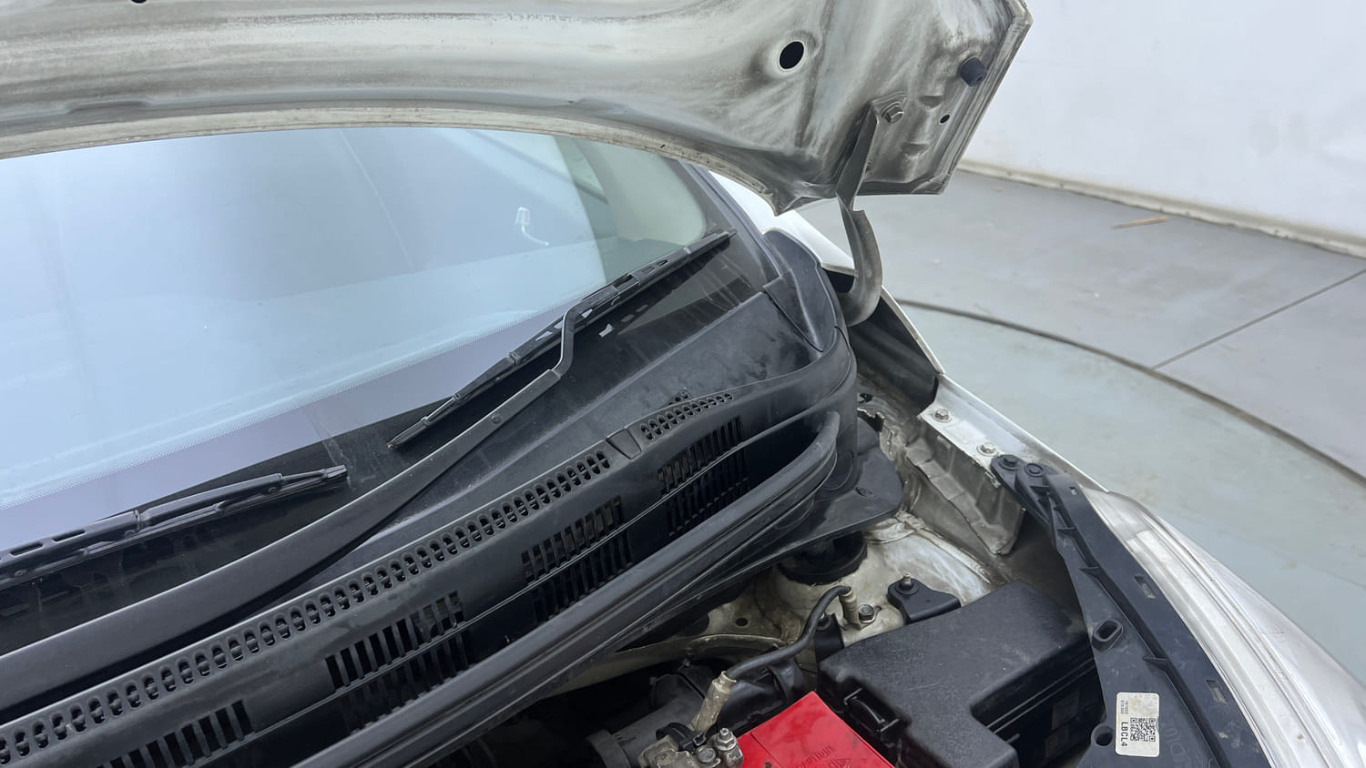 Used 2019 Hyundai Grand i10 Sportz AT 1.2 Kappa VTVT Petrol Automatic engine ENGINE LEFT SIDE HINGE & APRON VIEW