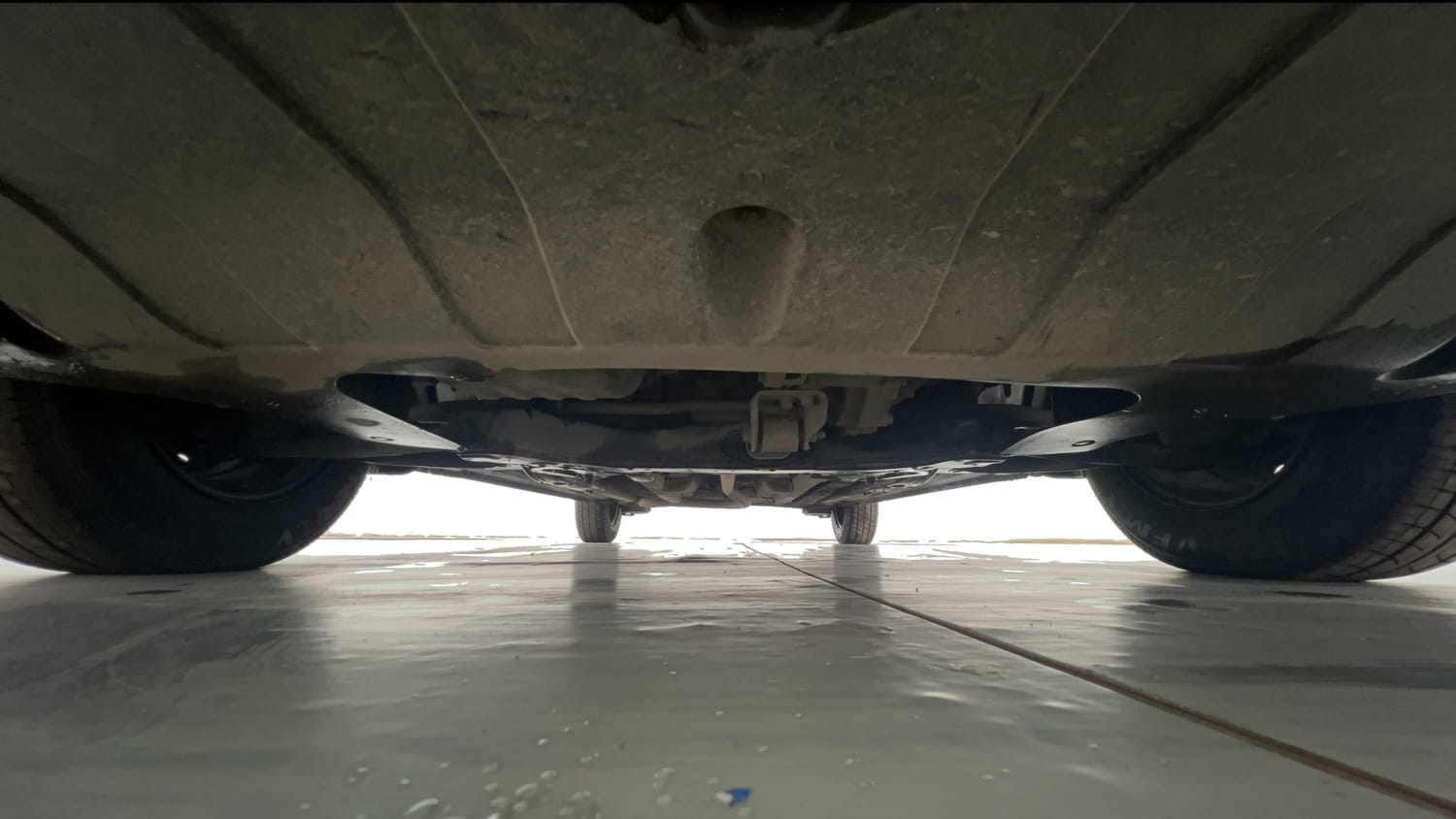 Used 2017 Hyundai Elite i20 Sportz 1.2 Petrol Manual extra FRONT LEFT UNDERBODY VIEW